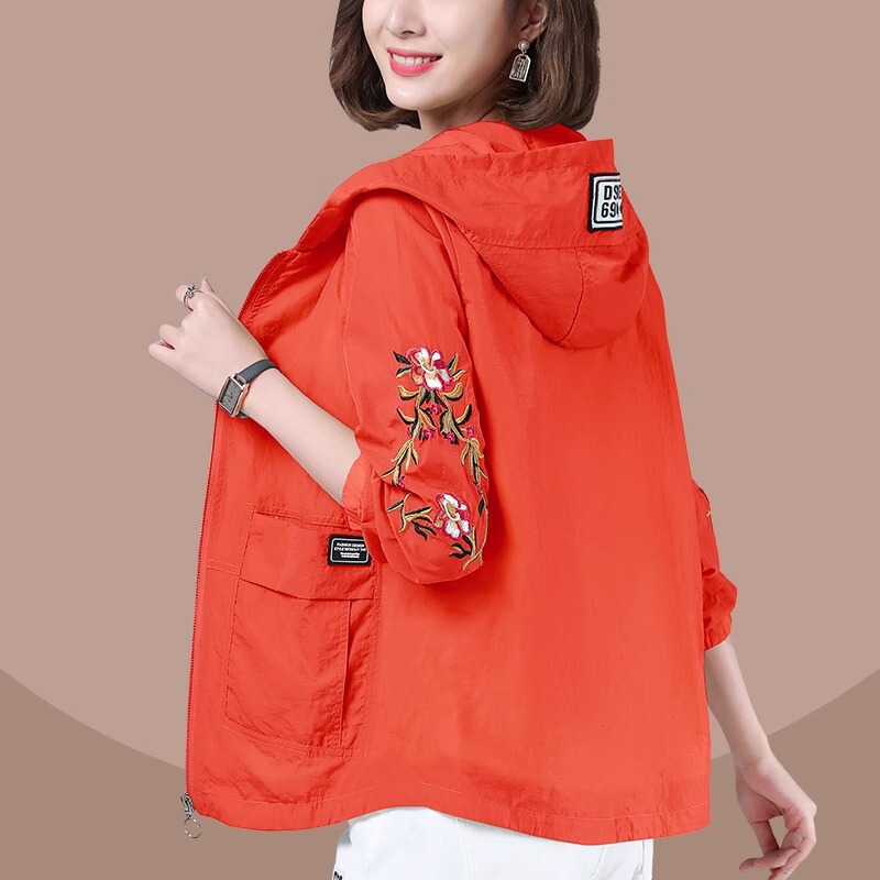 Sun-protective Clothing Women's Summer Embroidered Lightweight Jacket Loose Large Size Women's Clothing Casual Hooded Middle-aged Mother's Sun-protective Clothing Shirt Sun-protective Clothing Women's Summer Embroidered Lightweight Jacket Loose Large Size Women's Clothing Casual Hooded Middle-aged Mother's Sun-protective Clothing Shirt