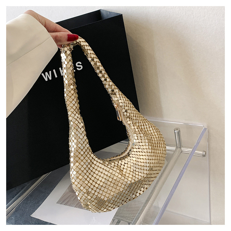 Women's Small Special Material Solid Color Streetwear Zipper Underarm Bag display picture 9