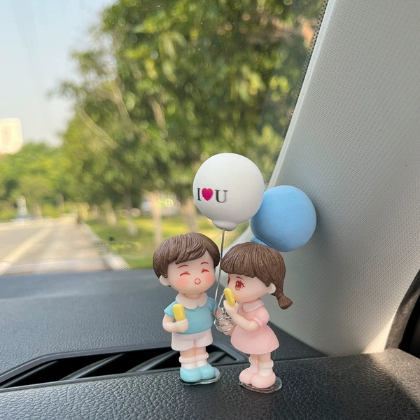 Ice cream couple + blue and white letter balloons (free traceless glue)