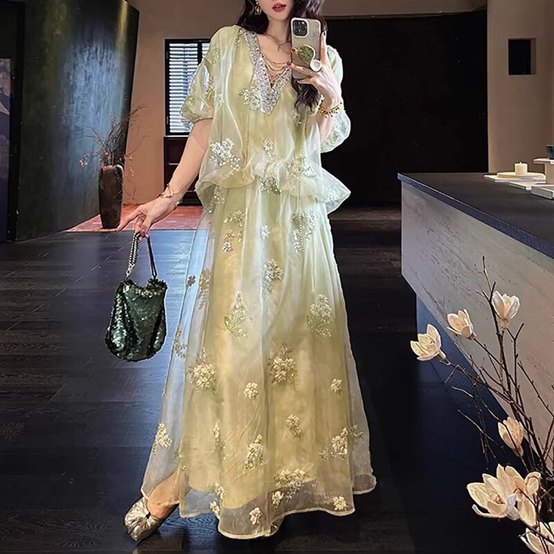 【Xia Ying】Heavyly Embellished Beaded Embroidery and Gold-Dyed Mesh Dress