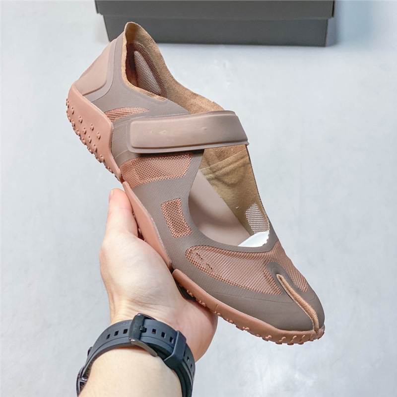 Putian shoes 2026 new Rift Mesh thin-soled split-toe shoes Kardashian Lisa yoga ballet shoes mesh