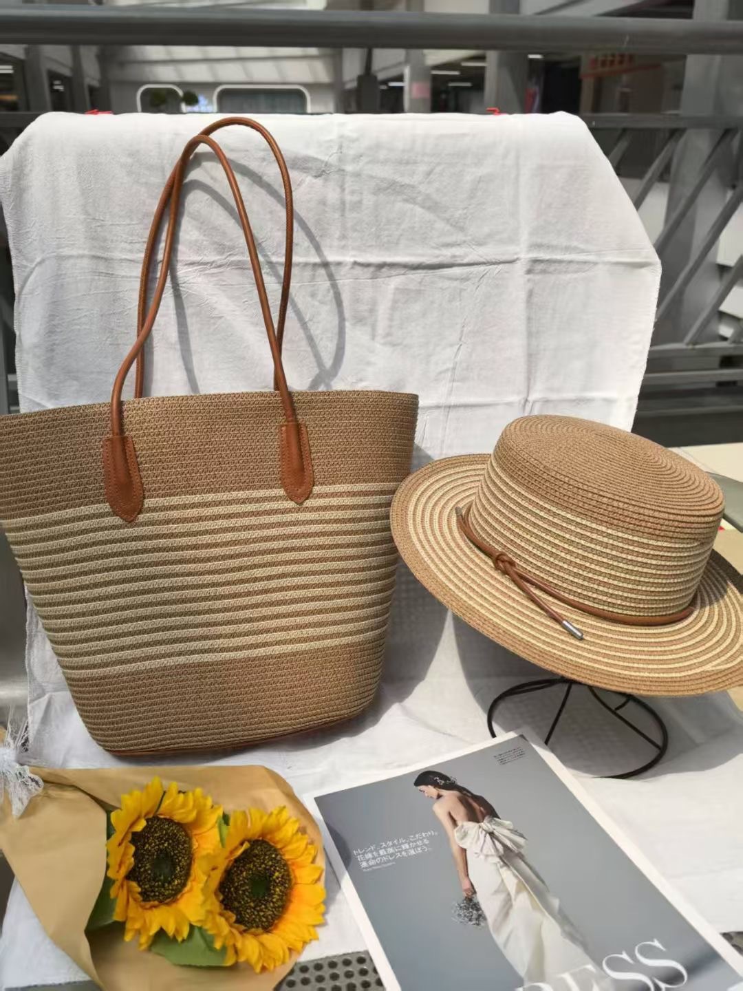 New Summer Striped Single Shoulder Commuting Straw Woven Bag, New Large Capacity Casual And Fashionable Women's Beach Tote Bag_voghion.com