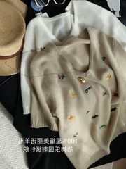 早秋大Pai设计款~100超细美丽诺羊毛衫趣味刺绣针织V领短袖宽松女
