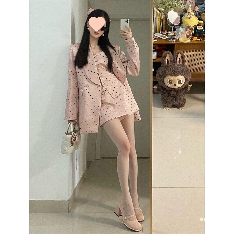 Autumn Outfit with a Complete Set of Korean-Style Pink Polka-Dot Blazer, Vest and Shorts Three-Piece Suit