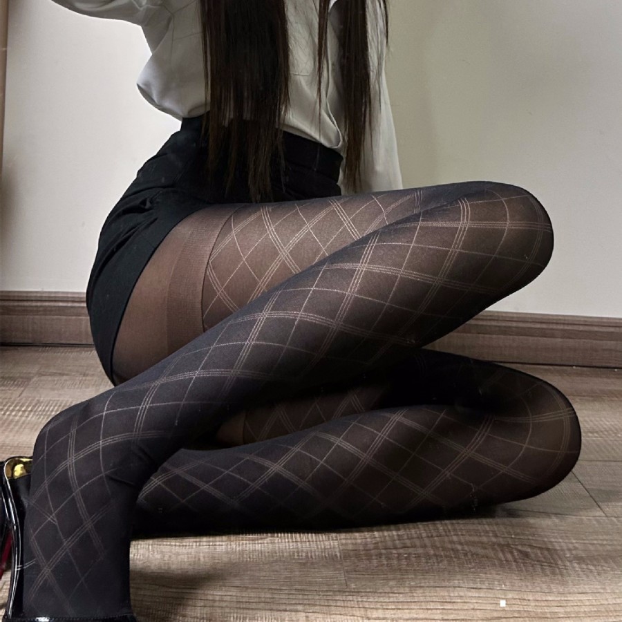 Spring and Autumn Thin Houndstooth Jacquard Stockings, Milky White Pure Desire Base Stockings, Sexy Black Silk Diamond-Shaped Hot Girl Stockings