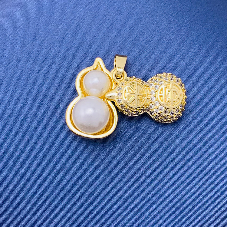 百種類のペンダントは心のままにファッションの経典を配合します。カップルの美しいペンダントは親友のアクセサリーを送ります。