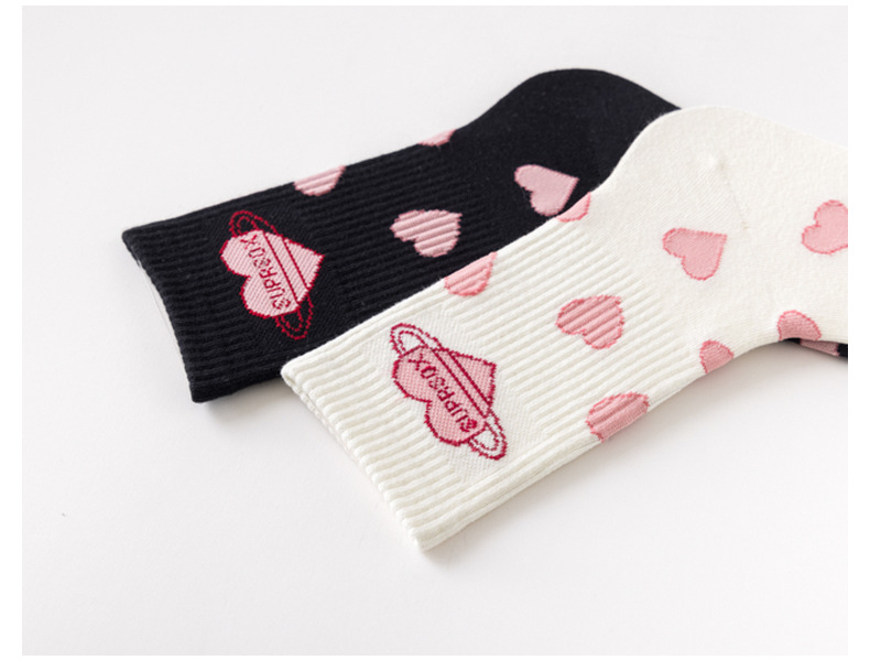 Unisex/both men and women can trend love in the tube socks