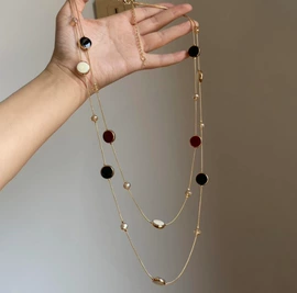 项链;耳钉;手链