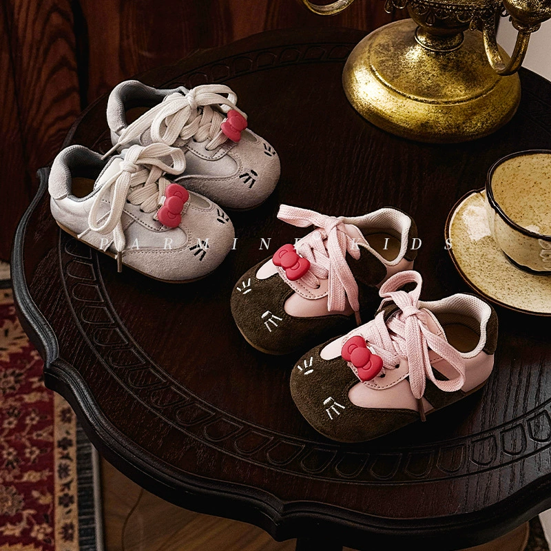 Кожаные девочки милые мультяшные повседневные одиночные туфли весной и осенью новые женские кошки принцессы кроссовки