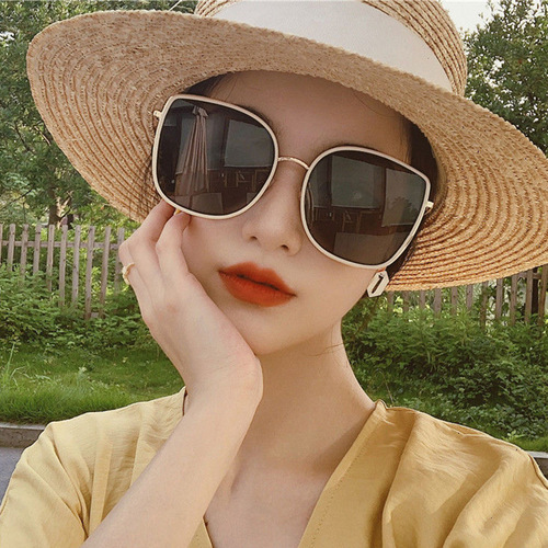 Xiaohongshu Live Same Style Classic Retro Square Metal Sunglasses for Driving and Fishing, UV Protection