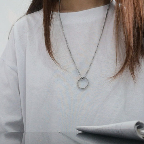 Japan-Korea-style accessories: Wang Yibo's dual-purpose ring and necklace—perfect for clubbing, street fashion, and easy-to-match necklaces for both men and women.