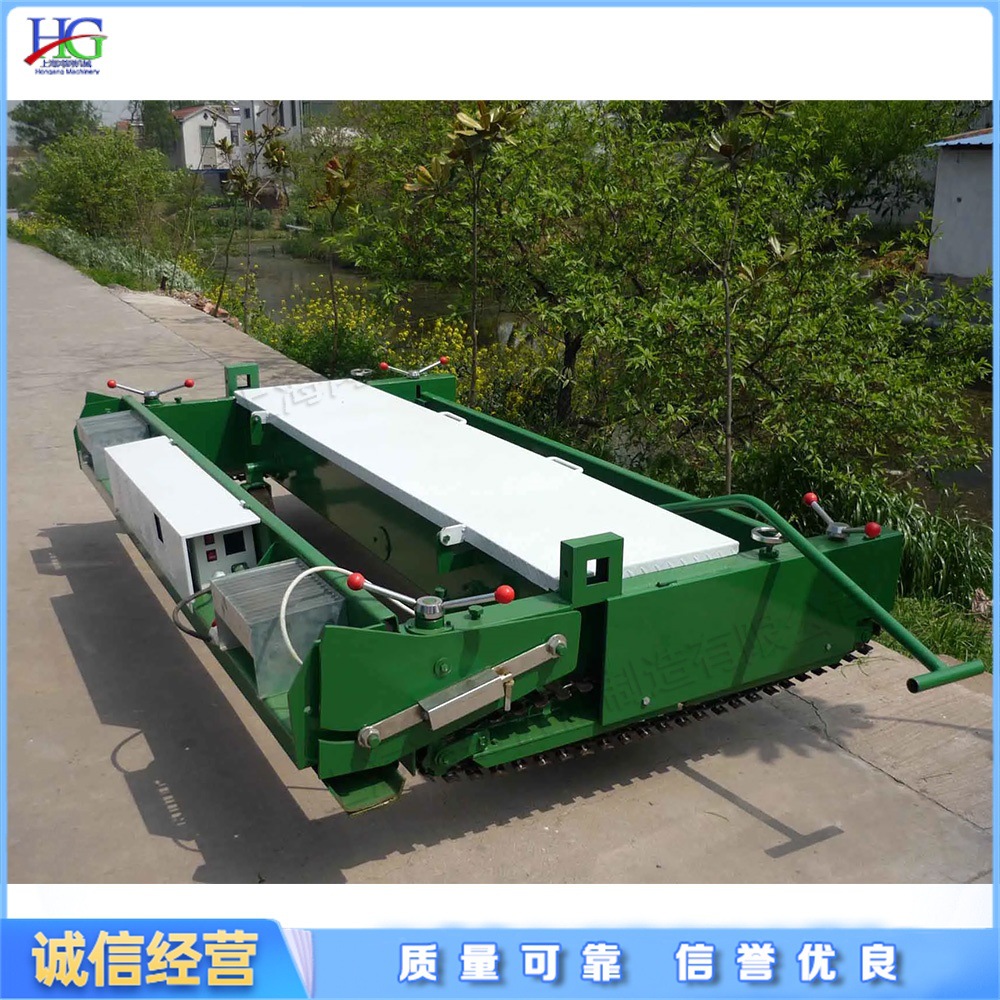 塑胶路面液压摊铺机 市政体育场施工设备 学校操场跑道翻新平铺机