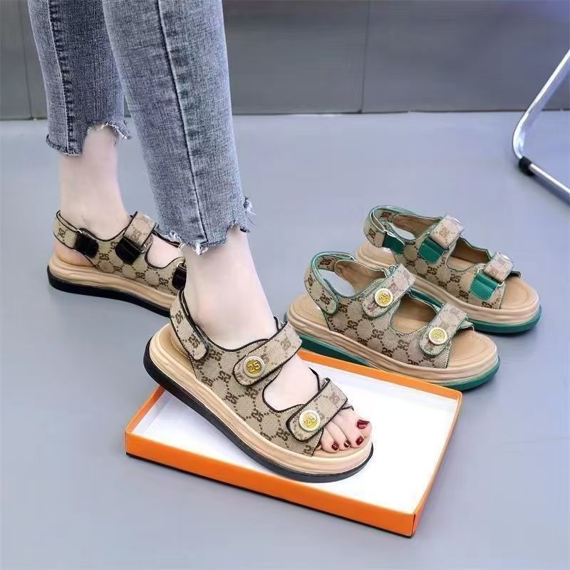 Zapatos de marca de código roto sandalias de viento fragrantes para mujeres 2026 verano nuevo antideslizante suave sandalias de playa casuales romanas