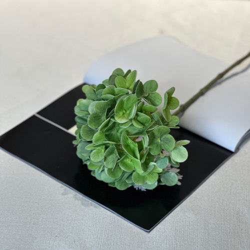 Green simulated flowers, forest wedding hall ceiling, high fake flowers and green plants, background wall flowers, wall paths, flower arrangements