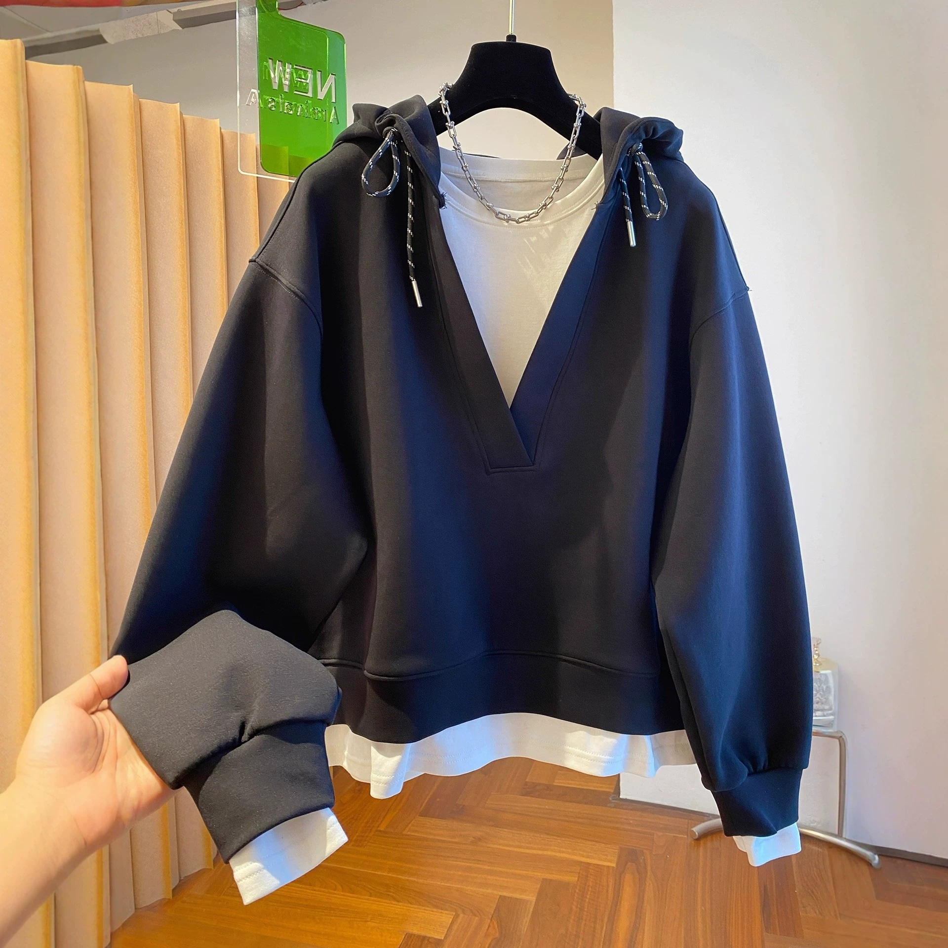 DY822 Plus Size 300 Faux Two-Piece Hooded Sweatshirt, Spring and Autumn Loose Fit, Casual and Versatile, Early Autumn Top, 2026 New Arrival