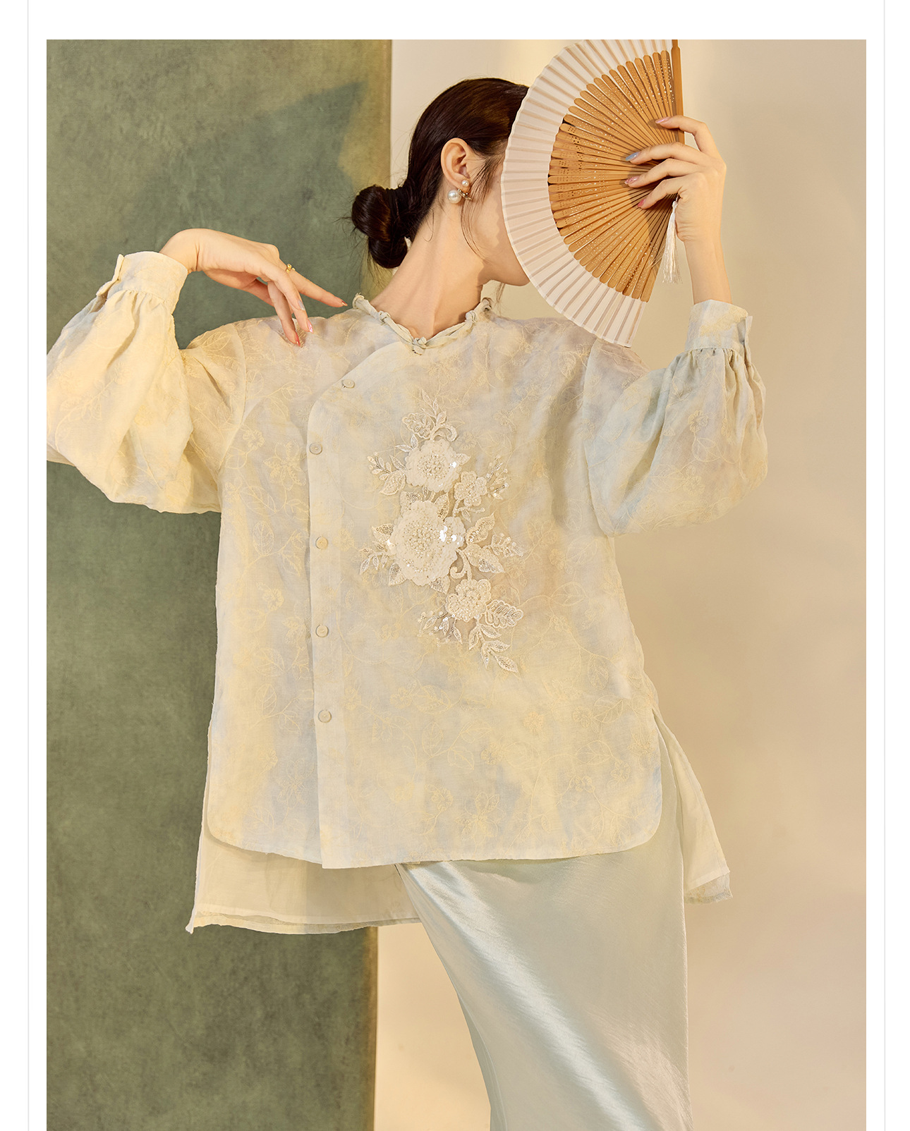 Áo sơ mi thêu phong cách retro đầu thu 2026, cổ chéo nghệ thuật, phong cách Tân Trung Hoa — màu xanh nhạt chi tiết 13