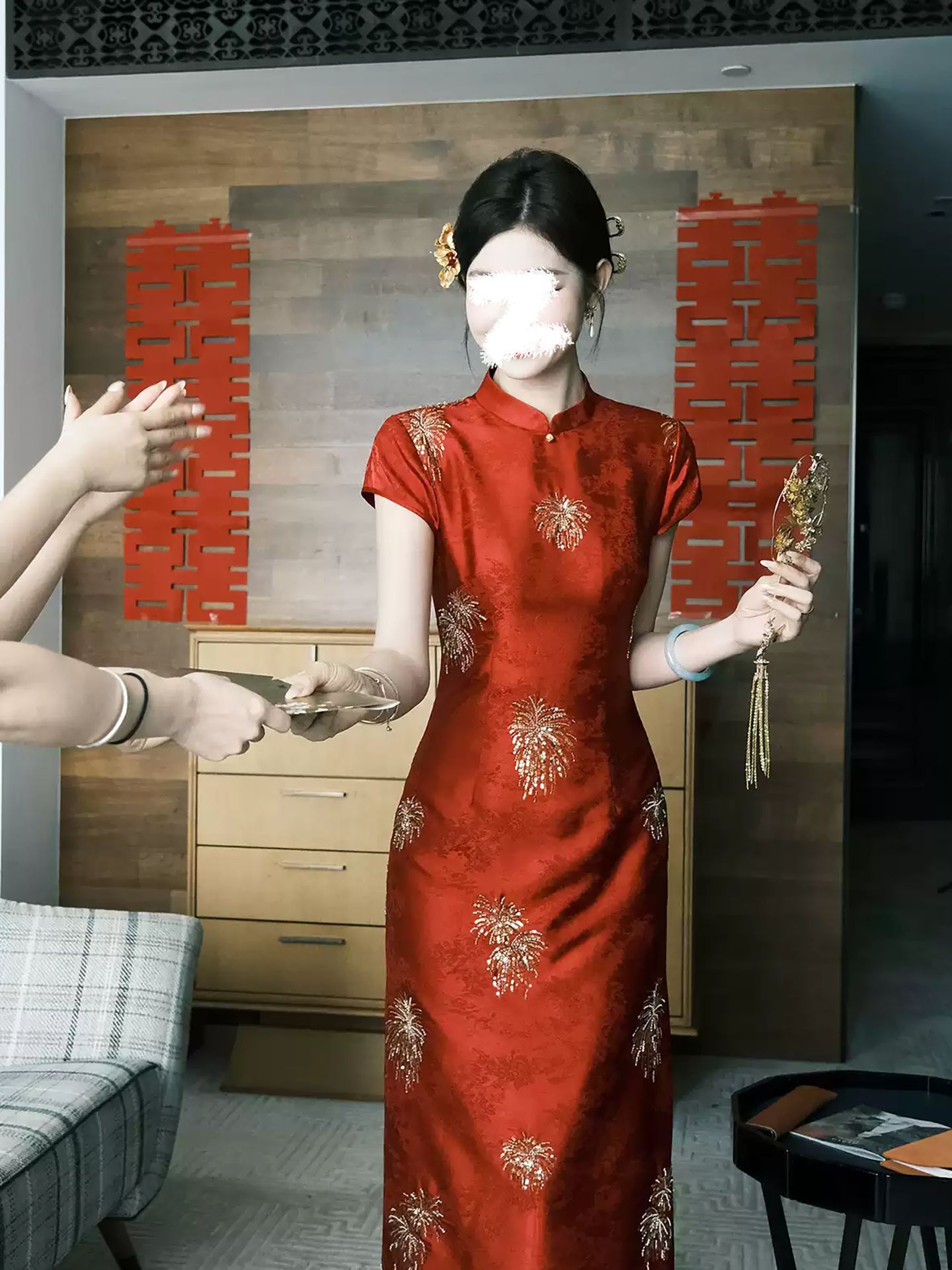 Đầm ôm body nữ kiểu Trung Hoa hiện đại thêu hoa nổi tay ngắn — màu mơ, màu đỏ chi tiết 2