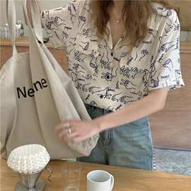 2022韩式翻驳领短袖衬衣女小众复古港味宽松印花衬衫