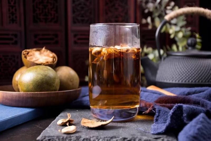 Luo Han Guo Dried Fruit (Siraitia grosvenorii) — Guangxi Monk Fruit for Herbal Tea in use
