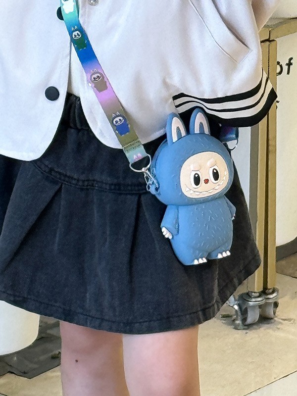 かわいい子供の小銭入れの新しい超火のウサギの漫画のシリコンの硬貨は女の子のカラーのミニの斜め掛けのカバンを包みます。|undefined