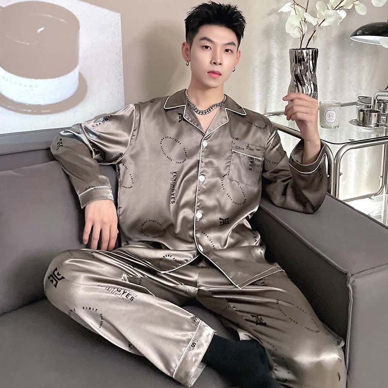 남자 하이 엔드 잠옷 봄과 가을 여름 긴팔 얇은 실크 같은 홈 의류 세트 외출을위한 새로운 도착복