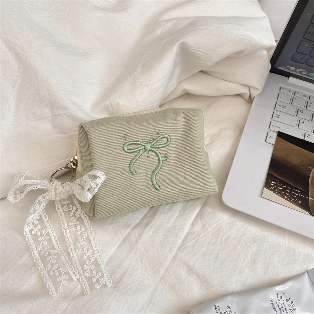 66g Weight Canvas Lining Material Lace Fashion Element Zipper Closure Type / Strap Type Cosmetic Bag Bags Type Holiday, Travel, Daily Occasion Polyester Material Bag, Knot, Butterfly, Bow Knot Pattern All Seasons Season Women's Gender Cute Style Square Shape Cute Bag Knot Butterfly Polyester Lace Square Makeup Bags 12
