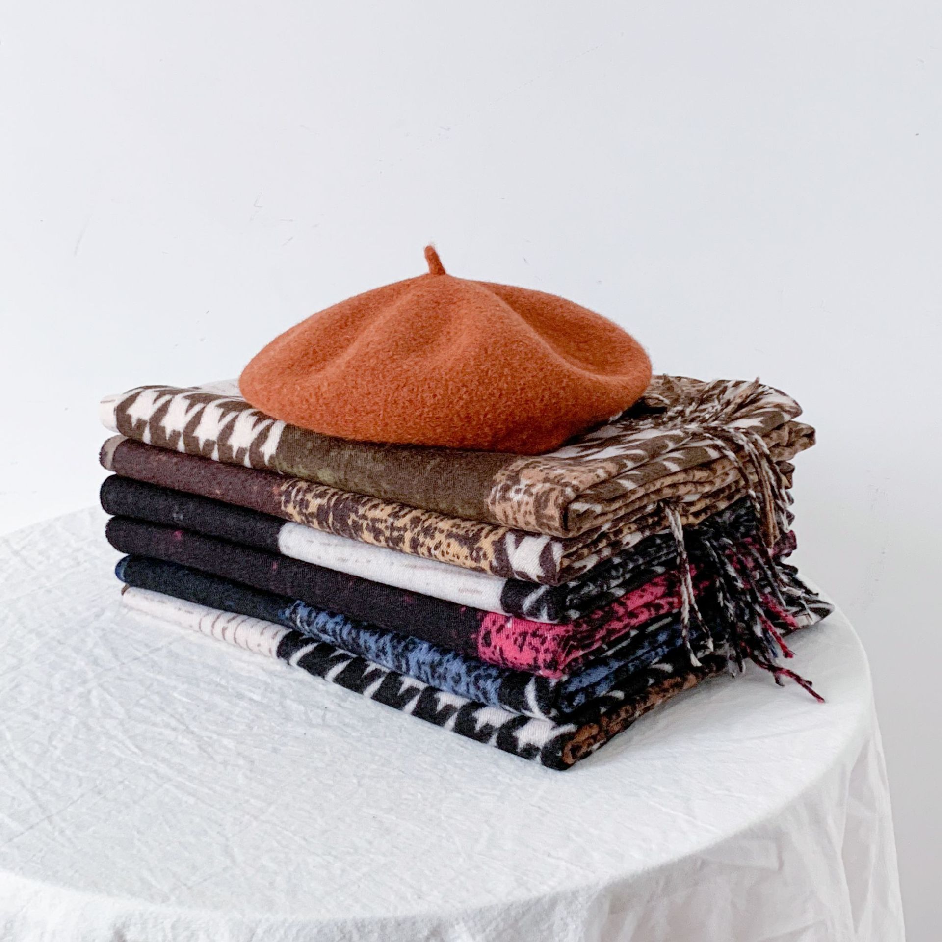 Bufanda de imitación de cachemira con estampado de pata de gallo para otoño e invierno 2025, chal versátil europeo y americano con estampado a cuadros, bufanda cálida y decorativa para el cuello.