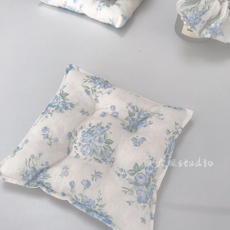 흰색 바탕에 파란색 꽃무늬 퀼팅 코스터 [약 13cm]