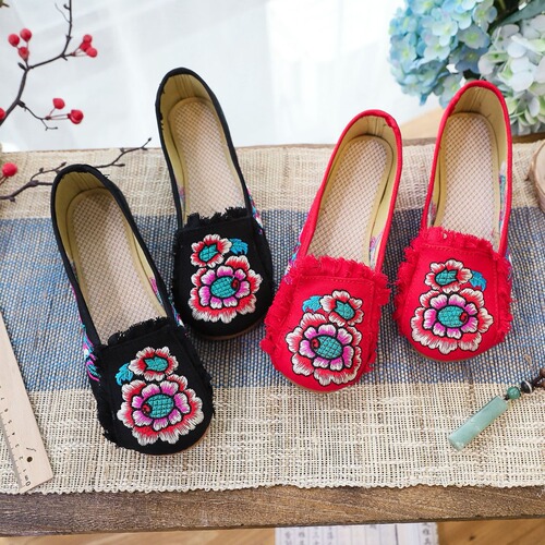 Raw edge embroidered single shoes, Oxford soft-soled walking casual dance shoes, square dance shoes
