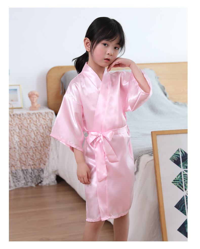 GraceChic Kinder-Sommernachthemd, neuer europäischer und amerikanischer Stil, einfarbiger, mittellanger Satin-Bademantel für Mädchen_voghion.com
