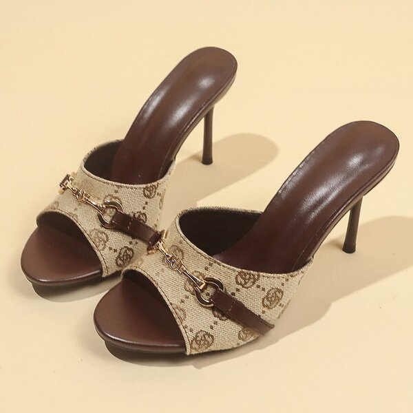 fashionable women's slippers heels