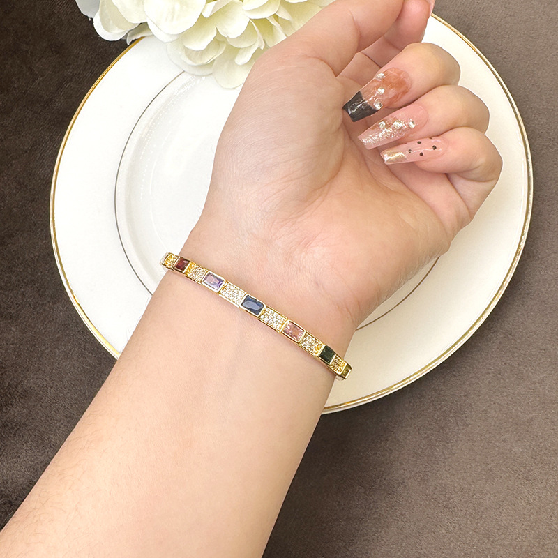 Nuevo brazalete de oro de arena transfronteriza galvanizado de oro de 18 quilates anillo abierto de nicho femenino de alta calidad joyas de mano