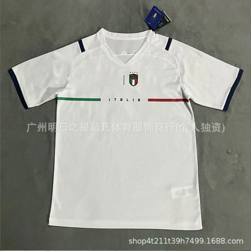 ブラジル、ドイツ、イタリア、スペイン、日本、イングランド、ベンフィカ、フランス、アルゼンチン、ポルトガルのサッカーユニフォーム|undefined