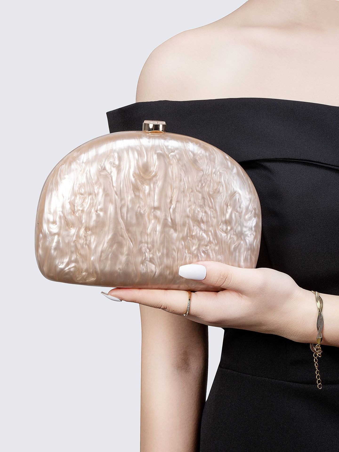 Elegant, Classic Style Style Semicircle Shape Small Size Arylic Solid Color Semicircle Evening Bags
