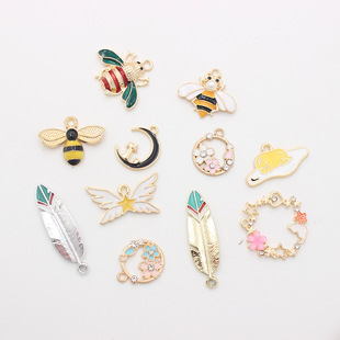 Xipeng Jewelry DIY Accessories Pink Garland Cat Feather Alloy Dripping Oil Bee Keychain Earrings Pendant Pendant