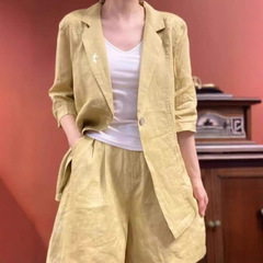ヨーロッパのファッショナブルな女性用小さなスーツスーツ夏薄い綿とリネンのスーツジャケットワイドレッグショーツリネンツーピースセット