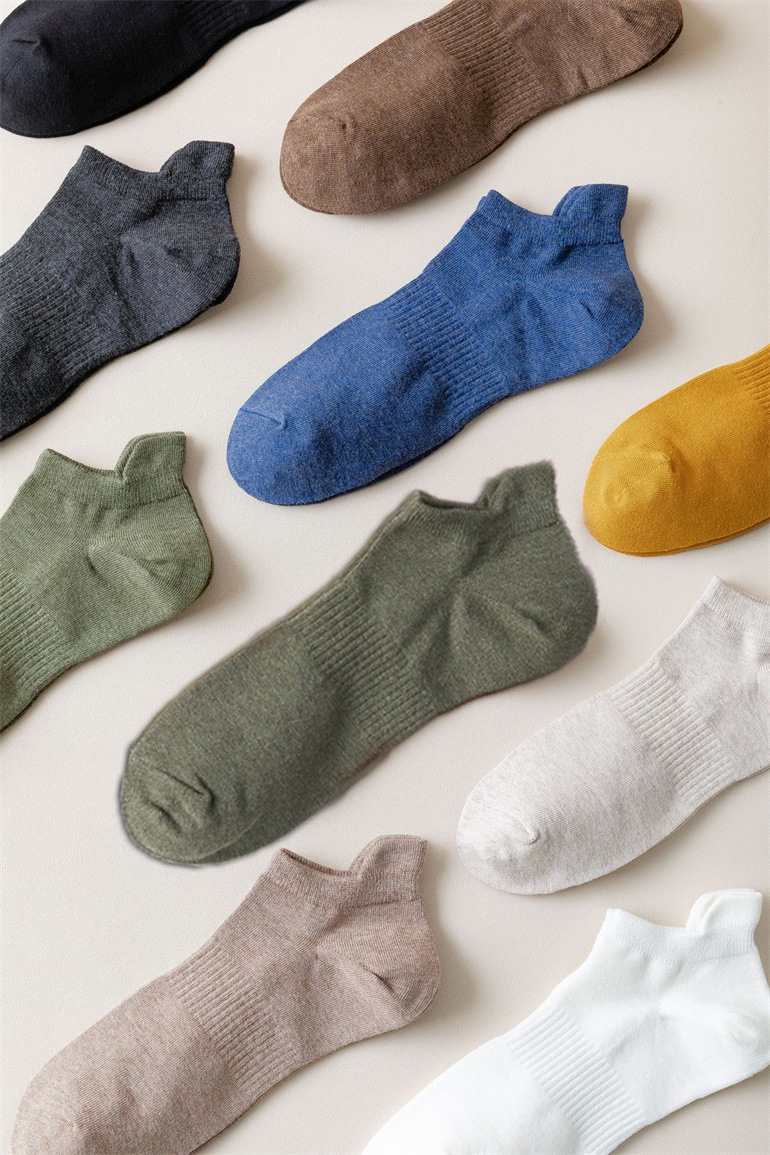 Men's Simple Style Solid Color Cotton Ankle Socks A Pair display picture 1