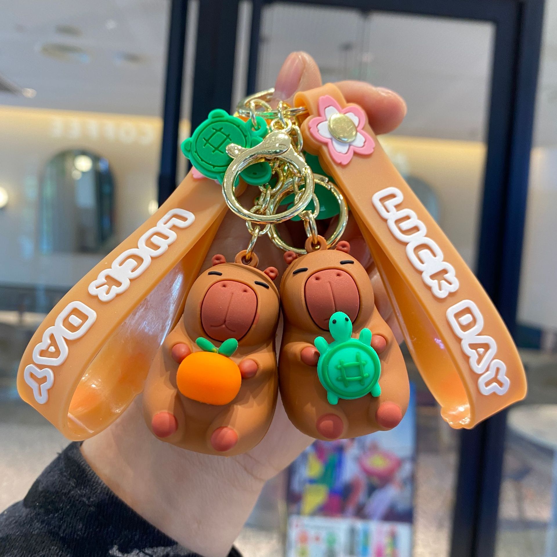 Nueva capabala llavero muñeca Linda bolsa de coche llavero pareja colgante pequeño regalo