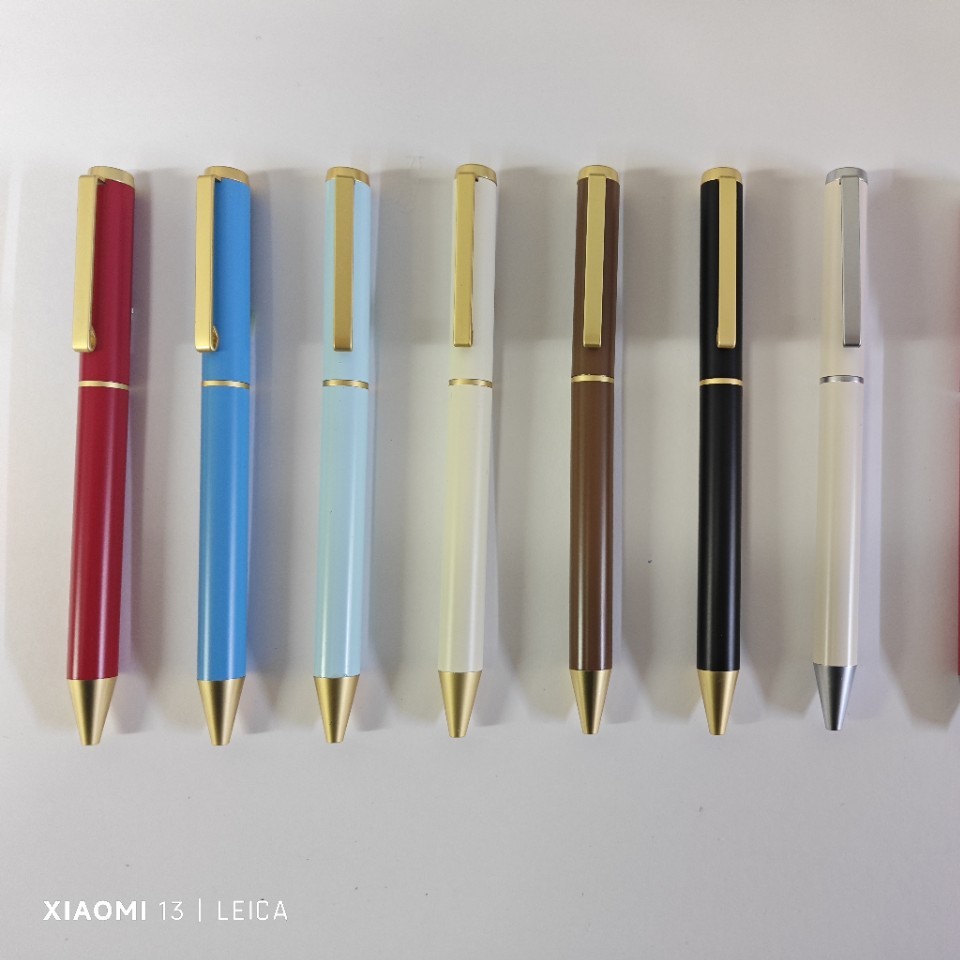Business Office Metal Ballpoint Pen Wholesale Black Matte Rotating Gel Pen Stylish Oil-Based Pen Can Be Printed with Logo