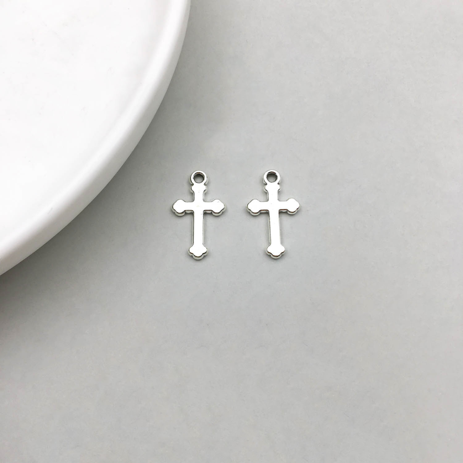 1 Nueva antigua aleación de plata Cruz serie simulación amor Cruz colgante DIY accesorios de la joyería