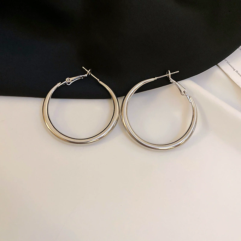 Серебряная игла, металлические модные сексуальные серьги, простой и элегантный дизайн, стиль лёгкой роскоши, стиль высокого качества