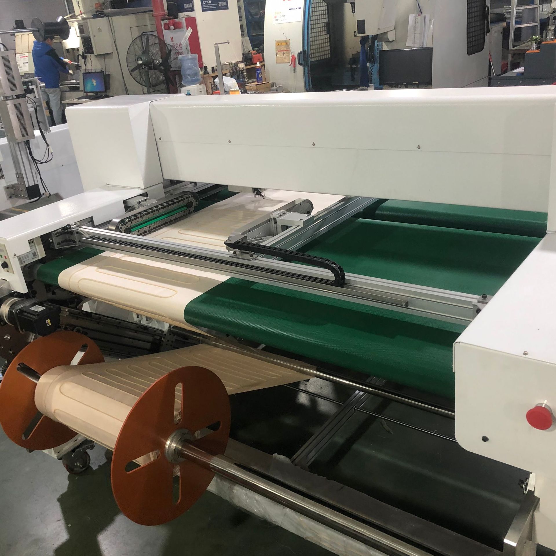 línea de herringe calor filamento calefacción hoja calefacción manta eléctrica chale calentamiento máquina automática de bordado de computadora