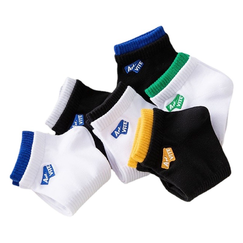 Calcetines bordados calcetines de tobillo de algodón para Hombre Calcetines de algodón de color sólido ins marea algodón peinado calcetines cortos en blanco y negro hombres al por mayor