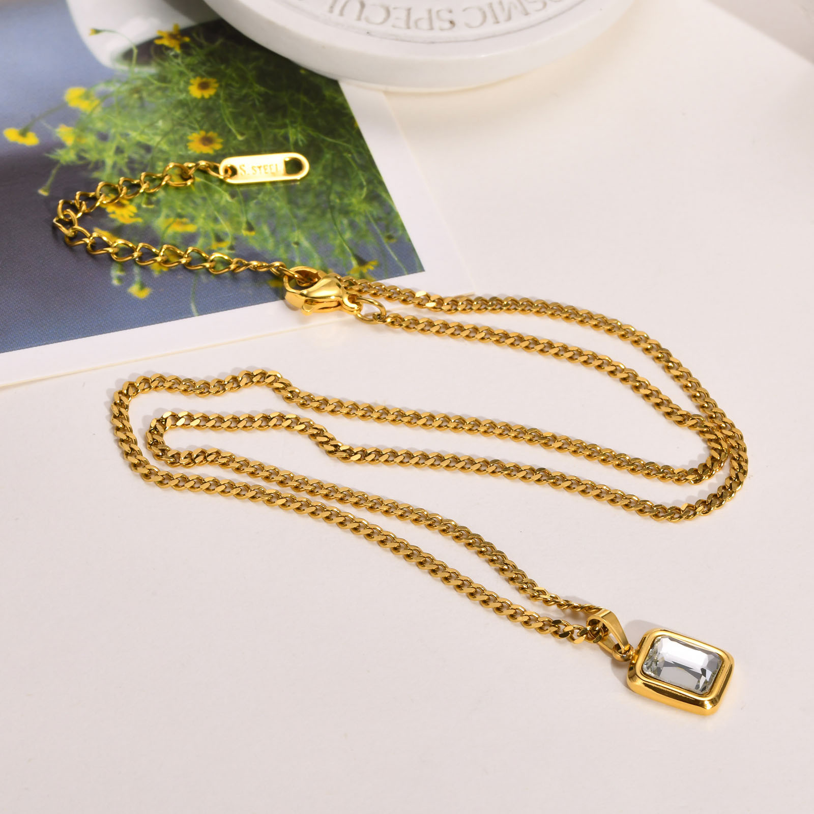 Retro Geometric Stainless Steel Plating Zircon Pendant Necklace 1 Piece