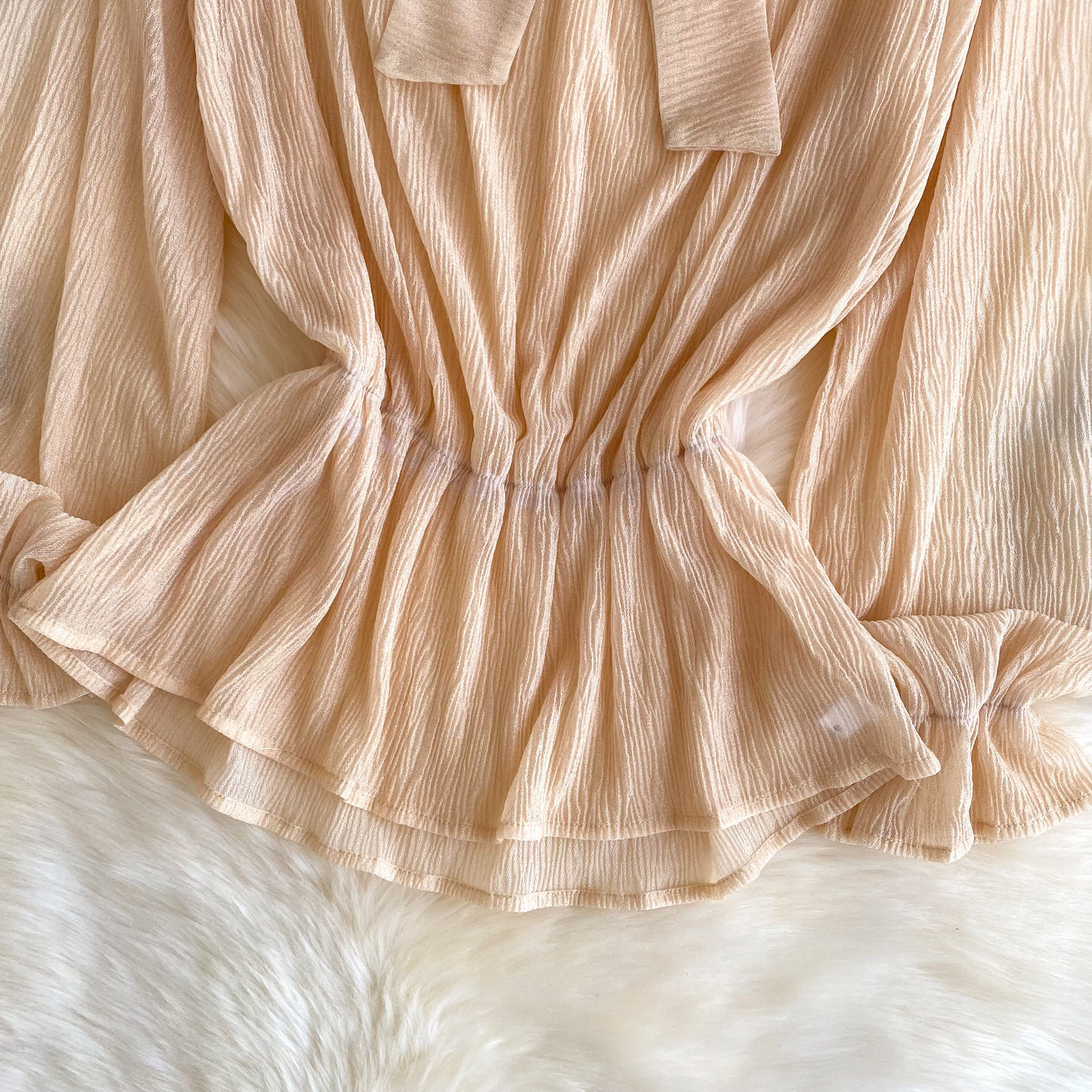 Camicia donna con scollo a v e maniche a lanterna per ufficio_voghion.com