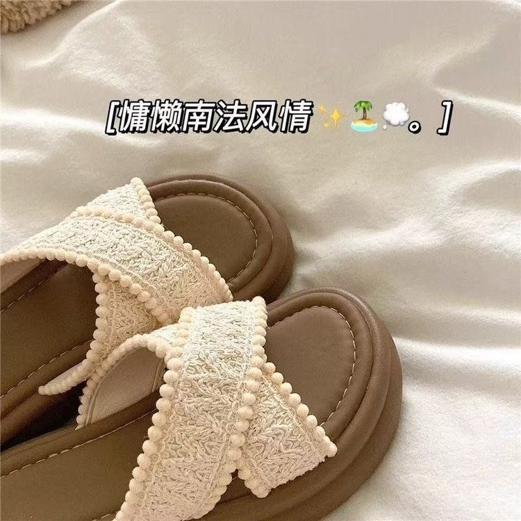 Thick-Soled Beautiful Sandals for Women to Wear Outside in Summer 2025 New Style Bohemian Beach Flip-Flops Sandals