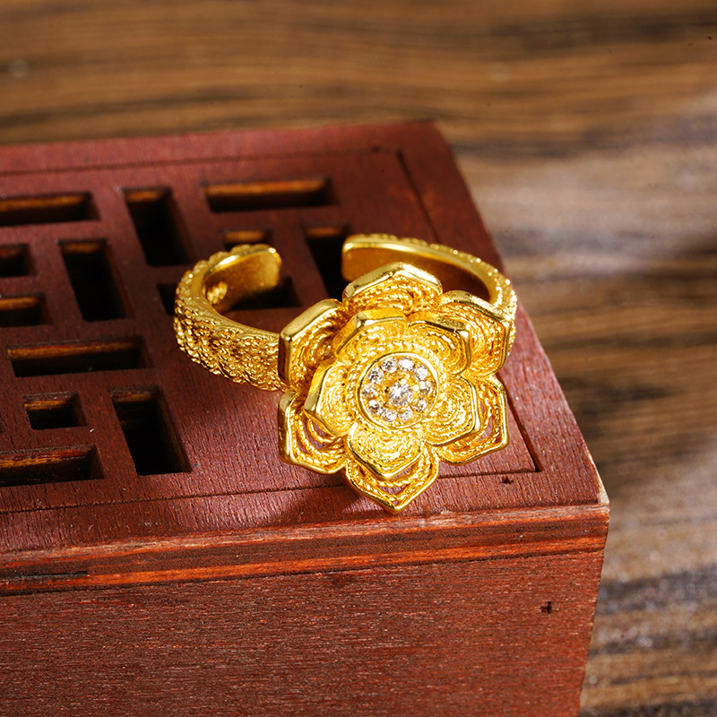 Anillo de loto de oro de Gufa Sha mujer estilo chino retro aleación de cobre micro anillo de flor de mosaico fábrica al por mayor suministro