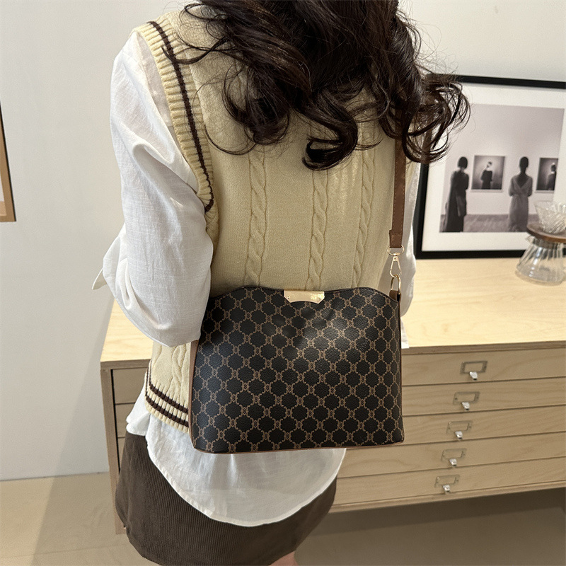 2025 Japón y Corea del Sur primavera nueva alta sensación de hombro mochila alta sensación versátil bolso especial bolso de viaje de mujer