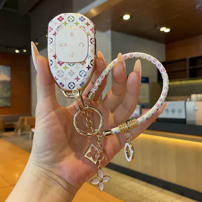 Gac Trumpchi M8 Key Case: Car key bag - type-d-key-cover-painted-four-leaf-flower-long-rope