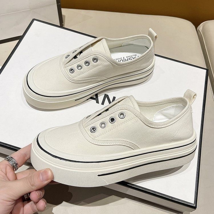 Zapatos de lona elásticos con base gruesa 2026 nuevo verano transpirable y casuales zapatos de skate blancos ligeros